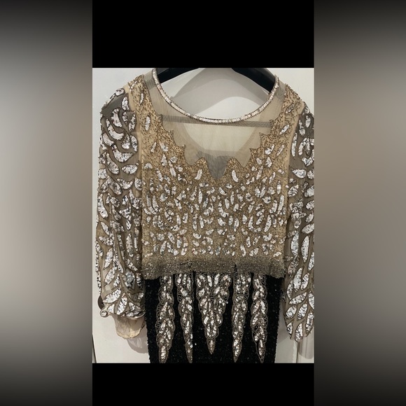 COPY - Selling this beautiful black/silver gown that has only been worn once. S… - Picture 3 of 12